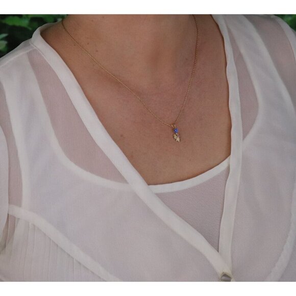 Pendant Only 10k Black Hills Gold Blue Lab Sapphire Leaf Pendant 5/8" x 1/4" - Picture 4 of 6